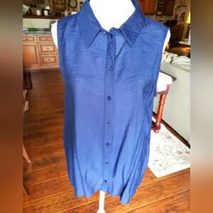 Dressbarn L wine red sleeveless button up‎